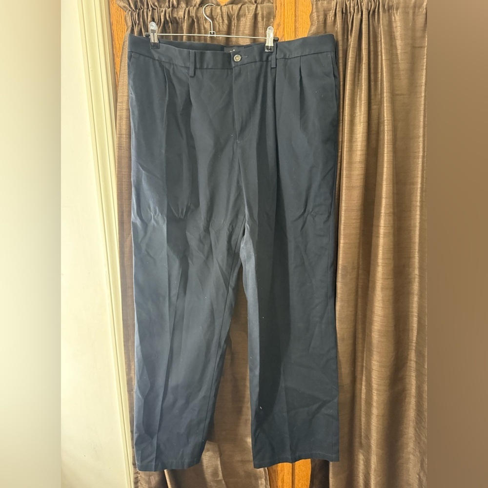 Dockers Men's Navy Dress Pants 40x34 classic fit - Picture 1 of 6